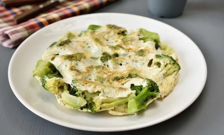 Receta súper fácil de tortilla de brócoli con claras de huevo
