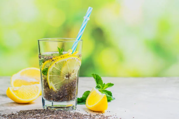 Agua de pepino, limón y chía en Thermomix: La receta ideal para una hidratación perfecta 1 Moncloa Los ingredientes clave para una bebida revitalizante