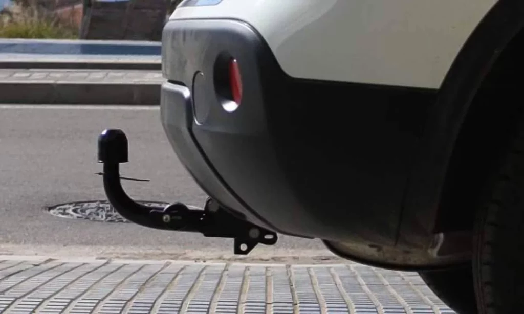 Multa de 400 euros: el accesorio del coche que la DGT no permite 1 Moncloa Cuál es el accesorio que la DGT prohíbe y que implica una multa abultada