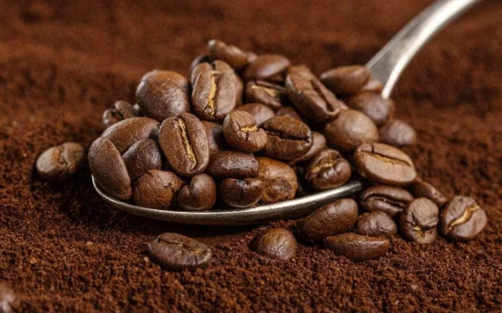 ¿Cómo actúa el café en el organismo?