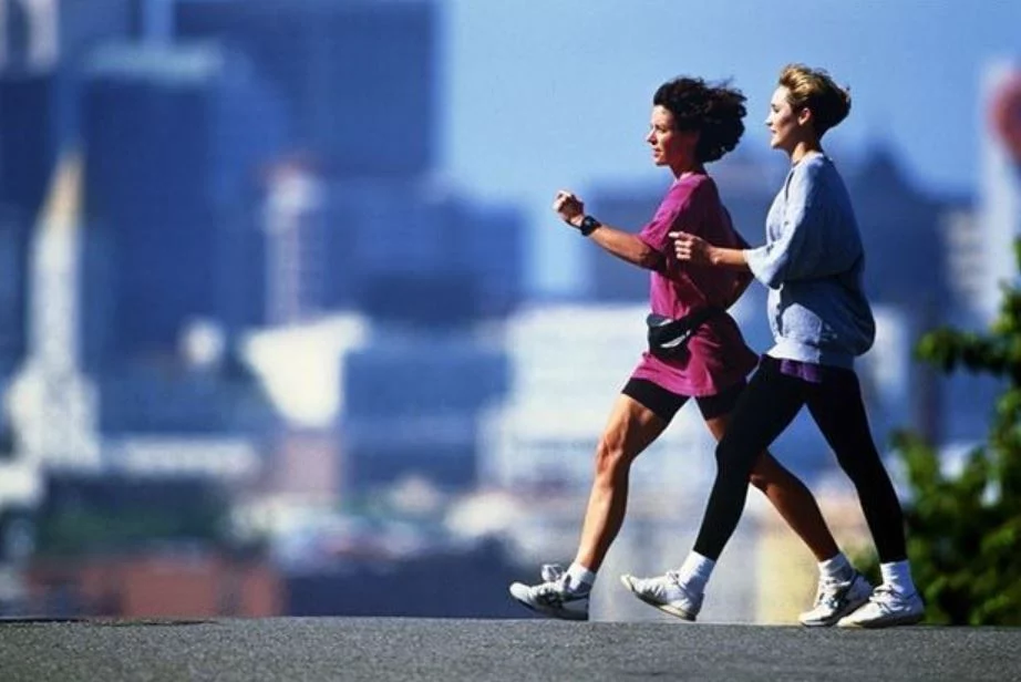 Reto de 30 días caminando: Adelgaza sin esfuerzos con este truco confirmado por nutricionistas 1 Moncloa Por qué el reto de caminar tiene tantos beneficios