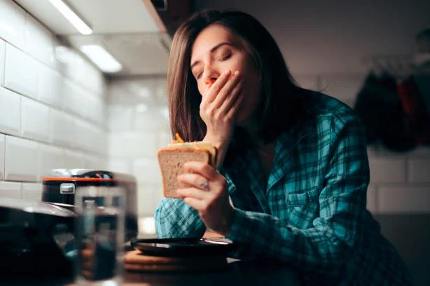 Cenar después de este horario aumenta las posibilidades de hipertensión en un 80% 2 Moncloa ¿Cómo podemos evitar la hipertensión?