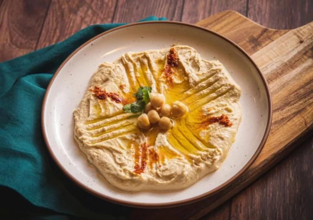 El secreto del hummus que mejorará tu alimentación: así puedes integrarlo en tu dieta 2 Moncloa ¿Cómo incorporamos el hummus a la dieta?