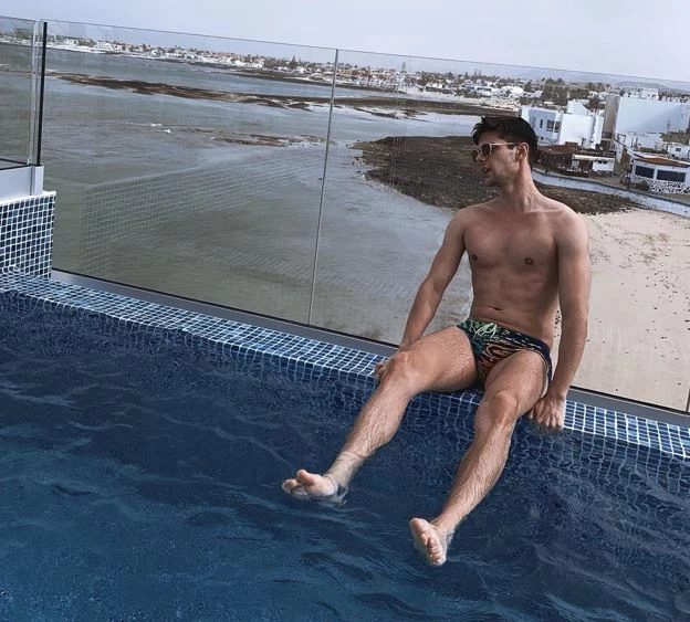 La disciplina deportiva que Álvaro Rico siguió para transformar su cuerpo y lograr brazos de superhéroe 2 Moncloa Otros factores que pueden ayudar a alcazar la musculatura de Álvaro Rico