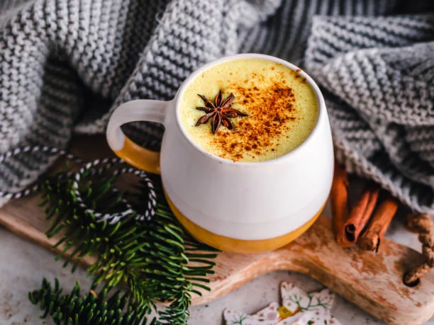 Aprende a preparar leche dorada: La bebida con cúrcuma que es la última tendencia en salud