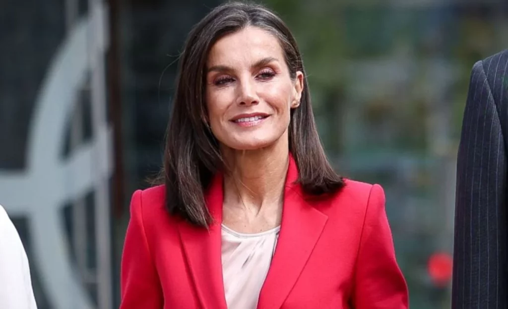 Descubre el truco de la reina Letizia para usar tacones sin afectar la salud de tus pies 2 Moncloa Otros tips para usar tacones como Letizia