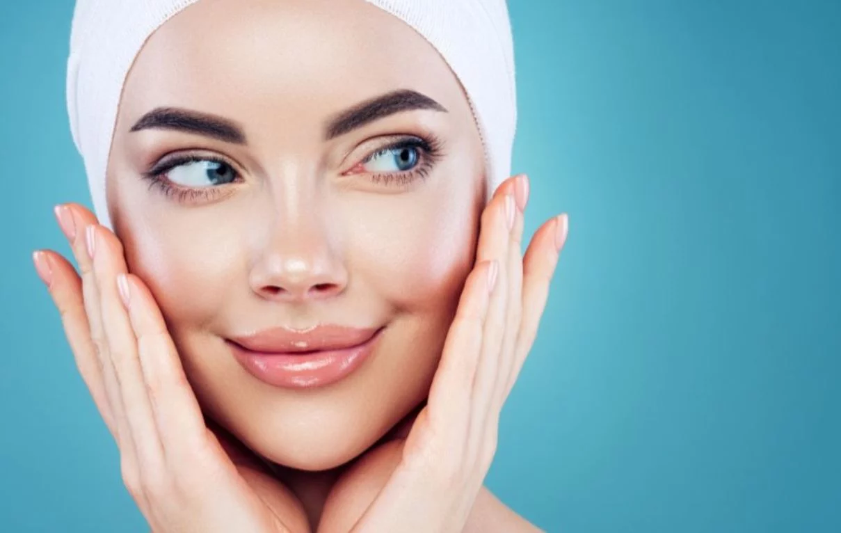 Natalia Azahara y su rutina coreana: la clave para una piel perfecta 1 Moncloa ¿Cómo es la rutina coreana que Natalia Azahara sigue?