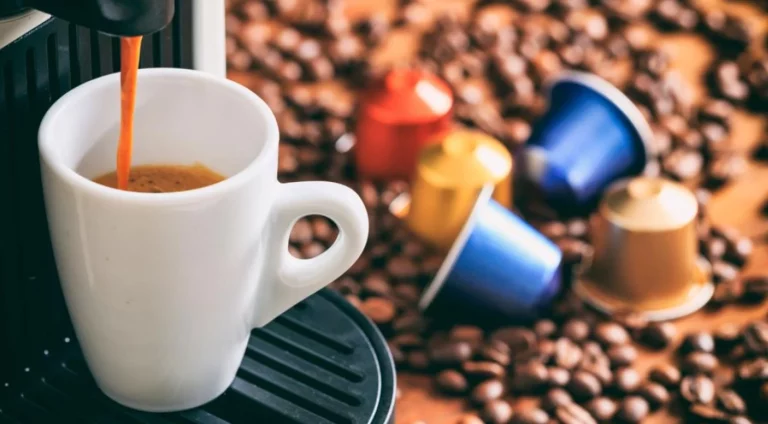 Adiós a Nespresso: las cápsulas compatibles de Mercadona y Lidl que la OCU califica como «Compra Maestra»