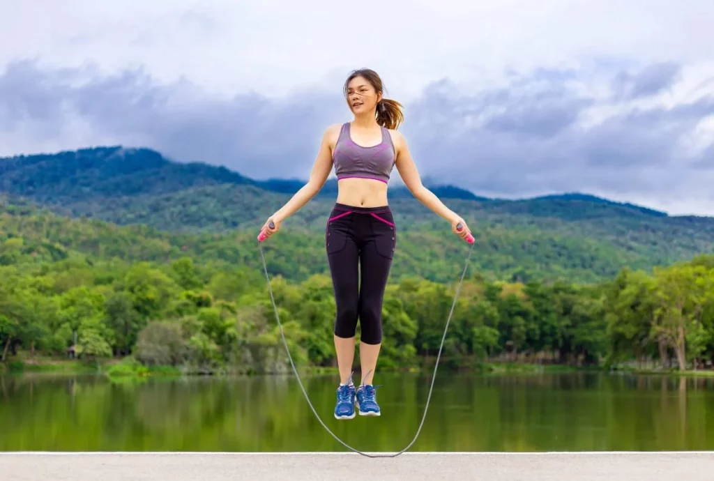 Quema grasa en tiempo récord: olvida correr y caminar con este ejercicio de 30 minutos 2 Moncloa ¿Cómo hacer un entrenamiento HIIT para quemar grasa?