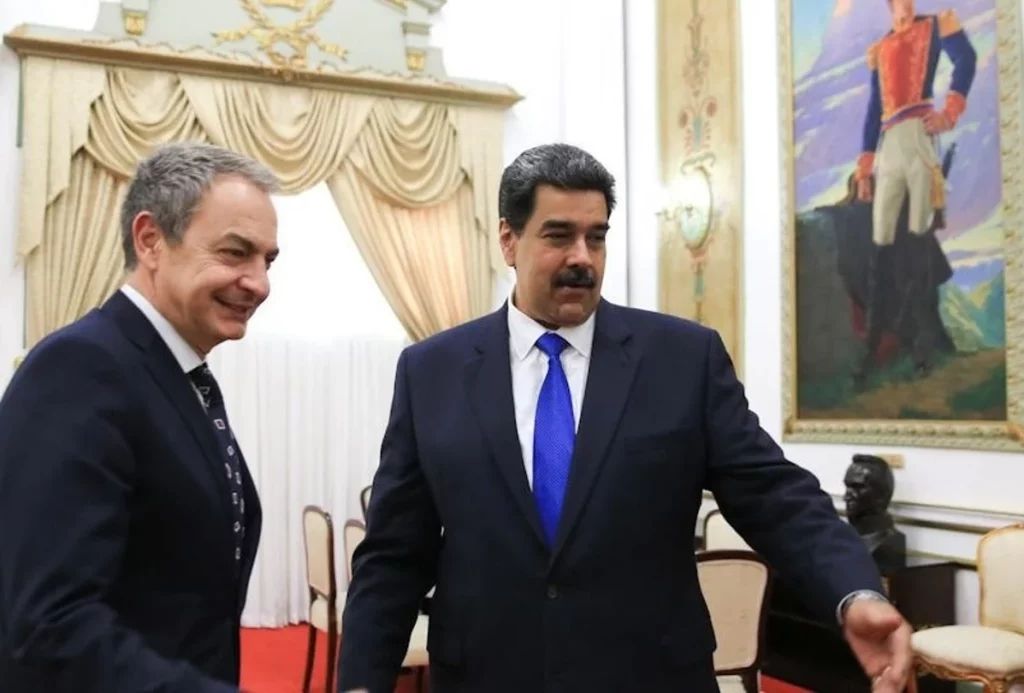 El PP abre tres vías para judicializar la corrupción socialista 2 Moncloa Zapatero con Maduro en el Palacio de Miraflores