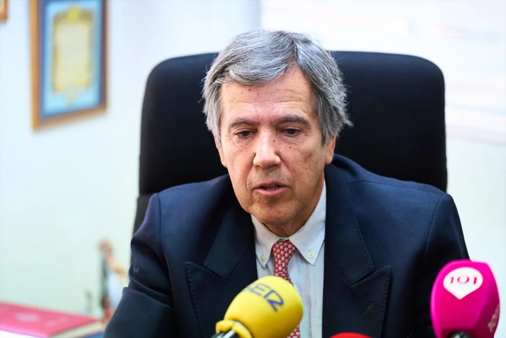 EuropaPress 5419765 abogado fernando osuna atiende medios rueda prensa ofrecida bufete abogados Moncloa