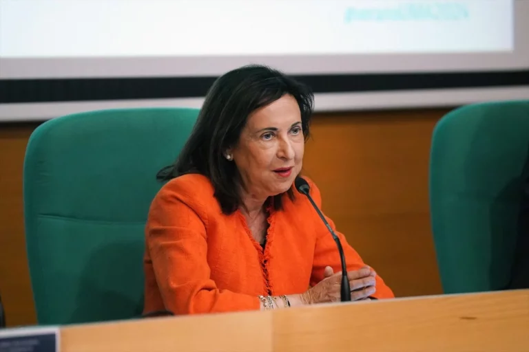 Defensa vuelve a meter en líos a Sánchez con sus socios por los contratos con Israel