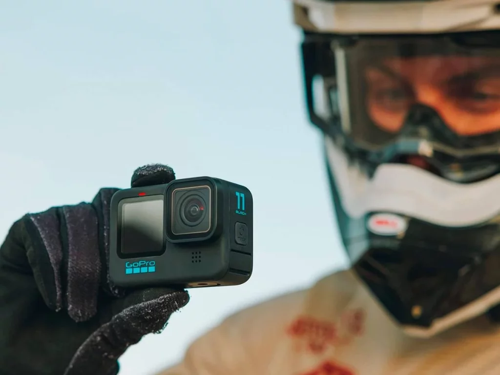 GoPro sorprende al mercado con sus cámaras de 4K: 86 gramos y un precio que parece un chollo 1 Moncloa Cómo son las nuevas cámaras de GoPro