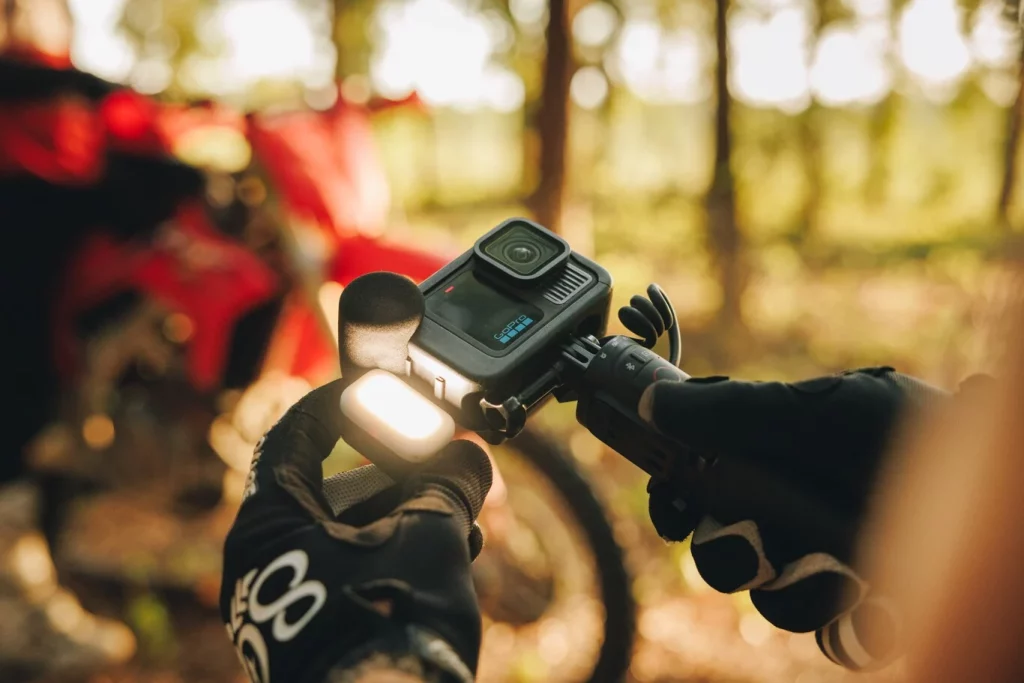 GoPro sorprende al mercado con sus cámaras de 4K: 86 gramos y un precio que parece un chollo 2 Moncloa Precio y disponibilidad