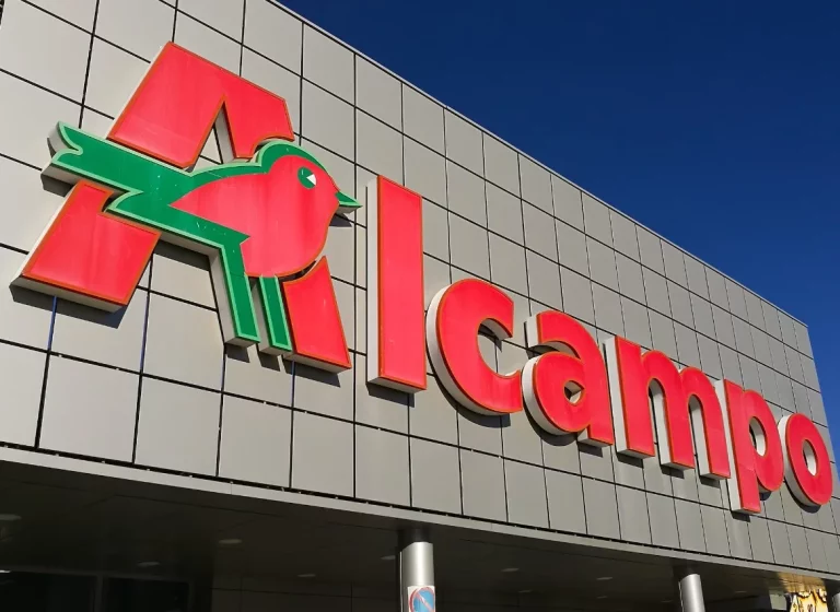 Alcampo abandona 25 supermercados y la incertidumbre se apodera de cientos de familias