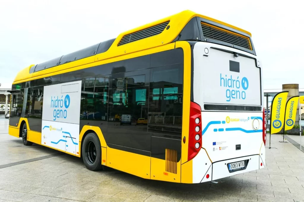 Así es el bus de hidrógeno verde, el primer paso de España hacia un futuro sostenible 1 Moncloa Palmas de Gran Canaria, la promesa de España donde existe el bus de hidrógeno verde
