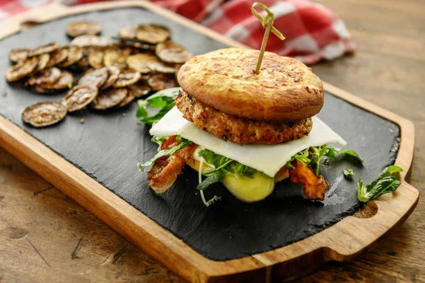 2 ingredientes y en 6 minutos tienes un pan sin harina y alto en proteínas