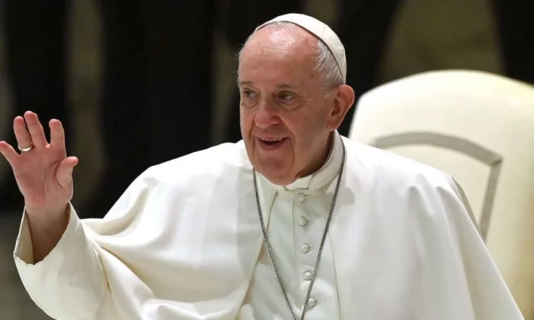 El Papa anima a los fieles a encontrar sentido a su existencia «convirtiéndose en signo de esperanza»