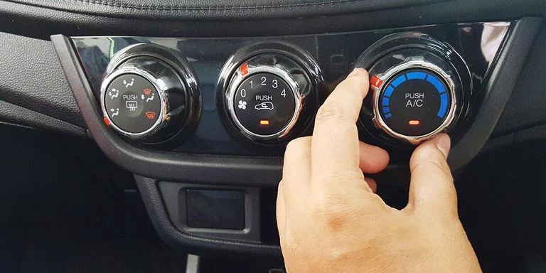 El botón del coche que nadie conoce y con el que llevo años ahorrando gasolina 2 Moncloa La inteligencia artificial se toma la industria de los coches