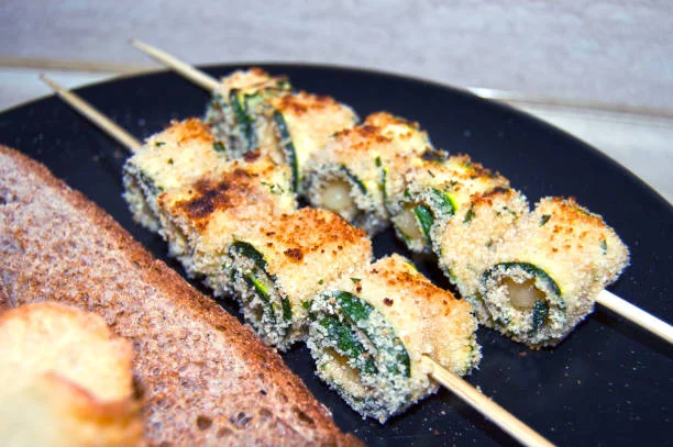 Un rollo de calabacín con jamón y queso perfecto en 12 minutos con la freidora de aire 2 Moncloa Un toque crocante en minutos