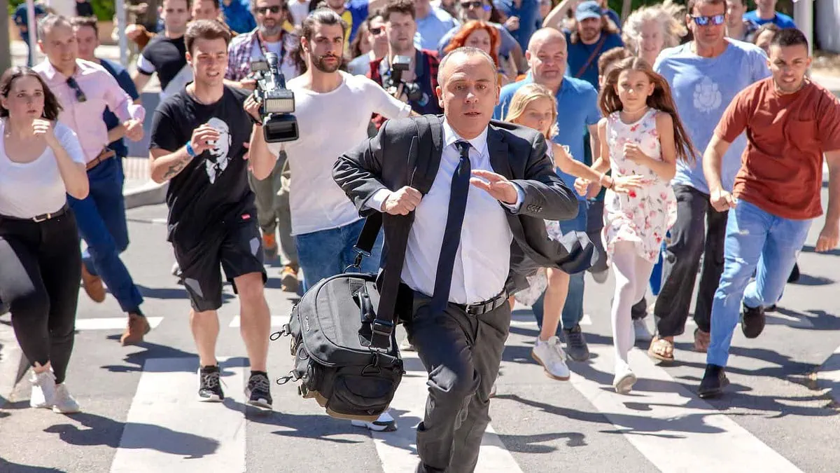 Javier Gutiérrez alcanza el número 1 en Movistar Plus con su comedia 2 Moncloa Una comedia que logró marcar la diferencia dentro de la industria del entretenimiento actual