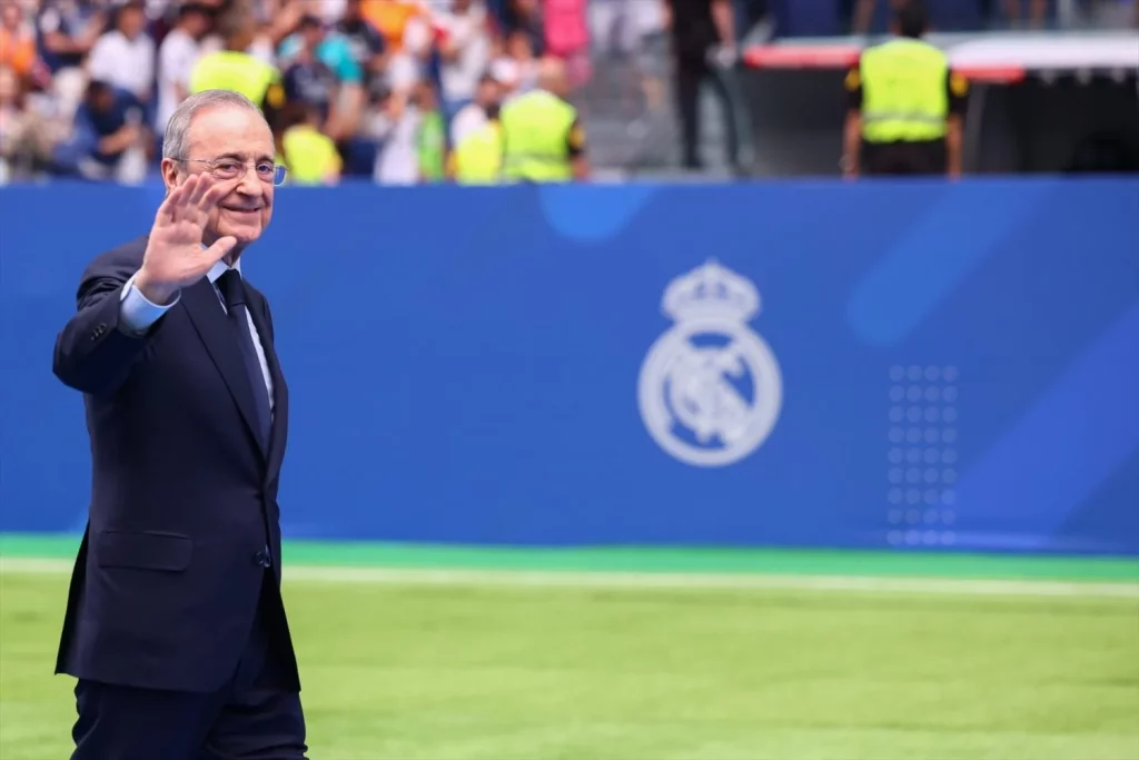 EuropaPress 6111869 florentino perez rodriguez president of real madrid reacts during the Moncloa