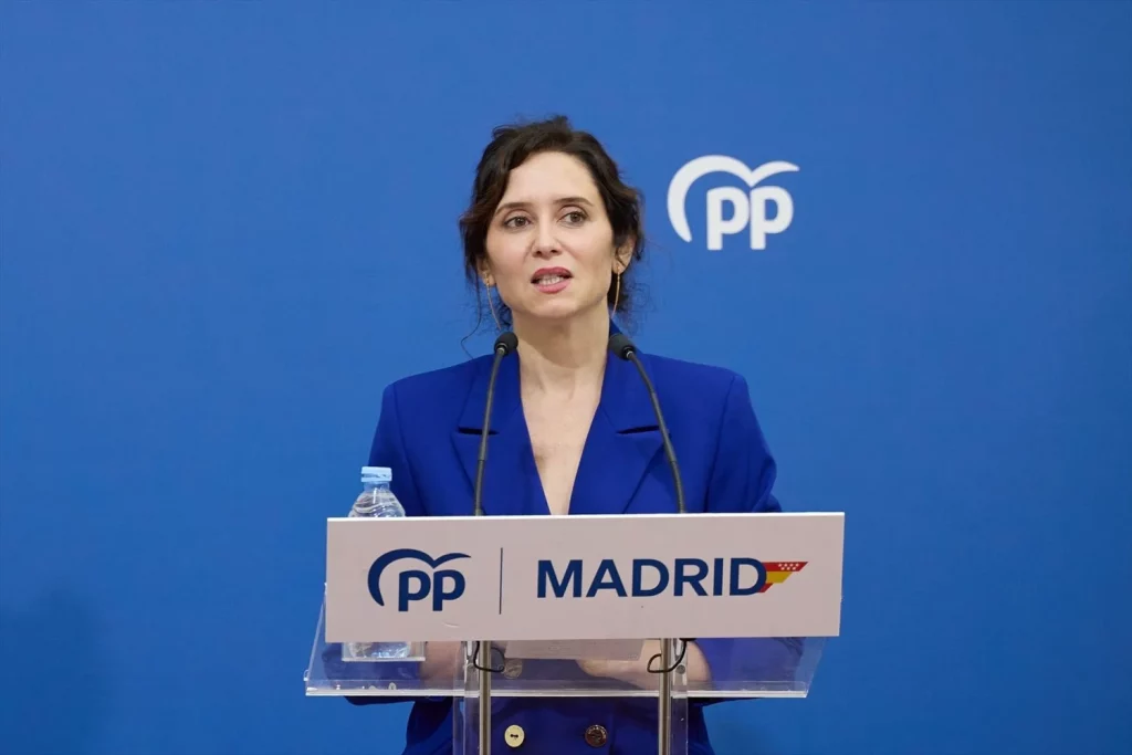 El PP llamará a Begoña Gómez a la Asamblea de Madrid para cercar a Goyache 1 Moncloa EuropaPress 6249502 presidenta comunidad madrid pp madrid isabel diaz ayuso interviene comite Moncloa