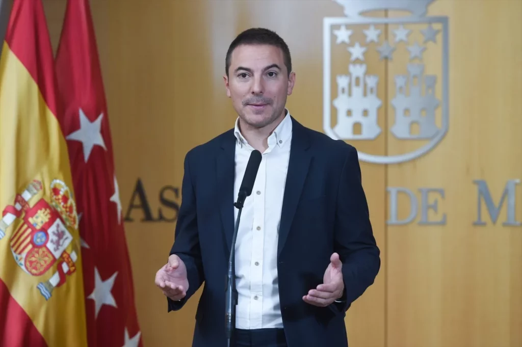 EuropaPress 6254087 portavoz grupo parlamentario socialista asamblea madrid juan lobato sesion Moncloa