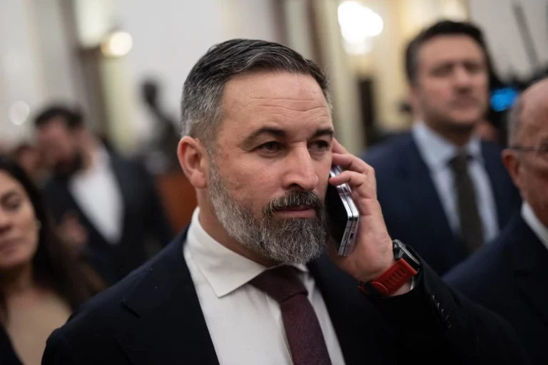 Vox presiona al PP de Sevilla con la «prioridad nacional» antes de negociar con Moreno