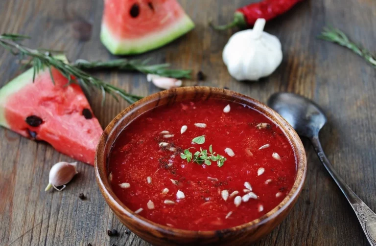 Nunca vuelvas a hacer gazpacho normal: el truco para un gazpacho de arándanos perfecto y refrescante