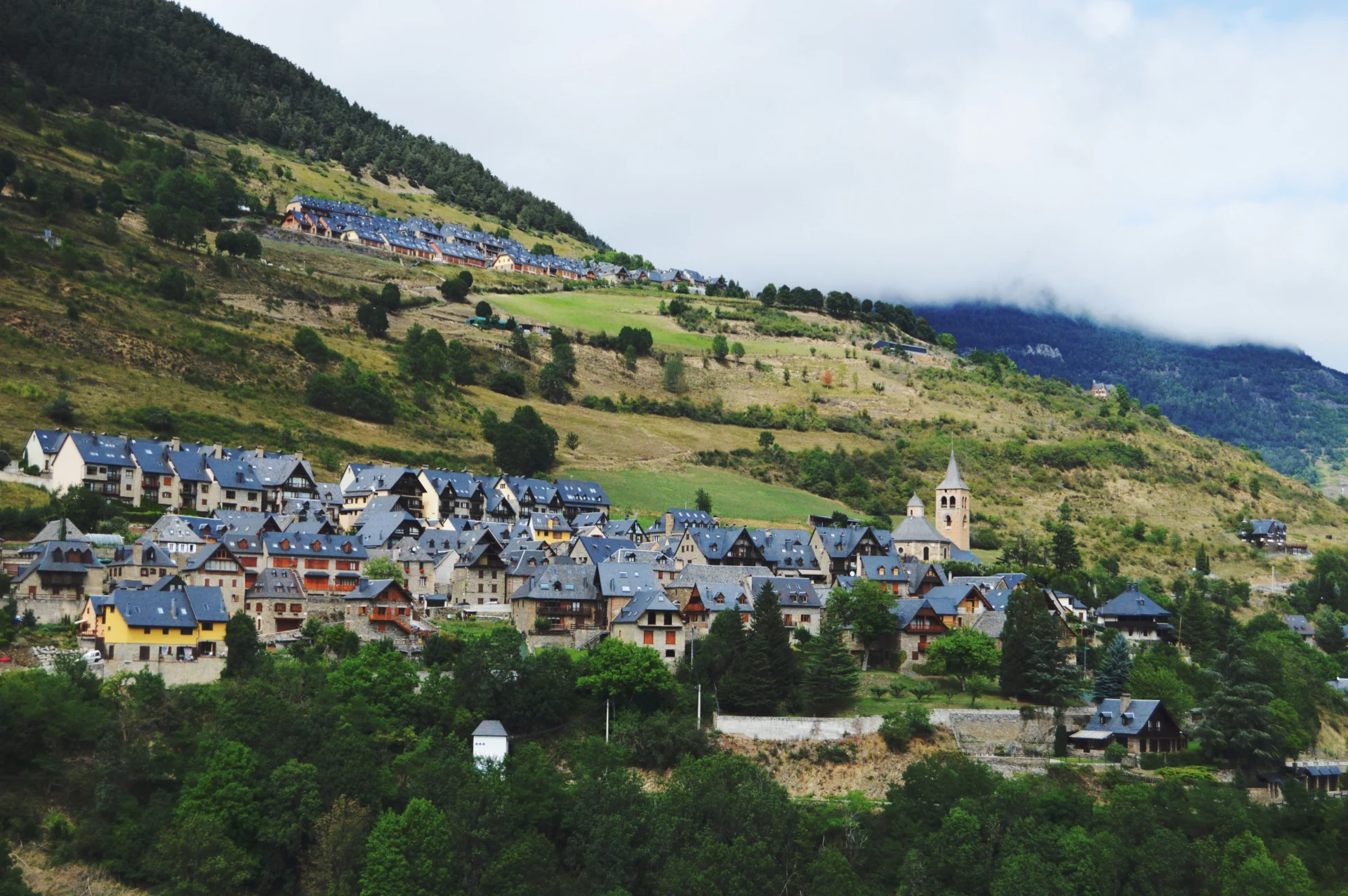 Vielha ‘La Suiza española’ está en Cataluña, el pueblo que querrás visitar en otoño