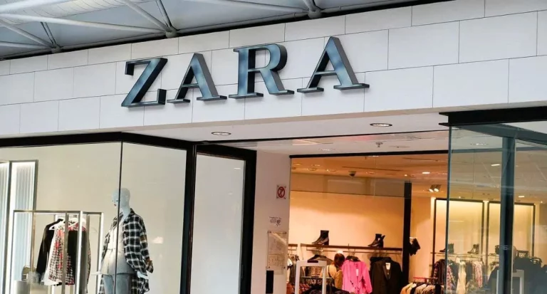 Zara tiene la chaqueta con efecto lifting que todas querrán esta temporada