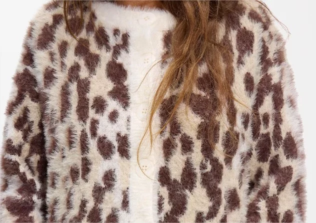 El animal print vuelve a estar de moda en otoño, así que no te pierdas estos chollos de El Corte Inglés 7 Moncloa cardigan Moncloa