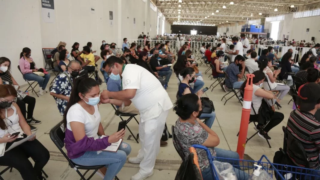 Imagen de archivo de hospitales con vacunaciones masivas contra el COVID. AGENCIAS