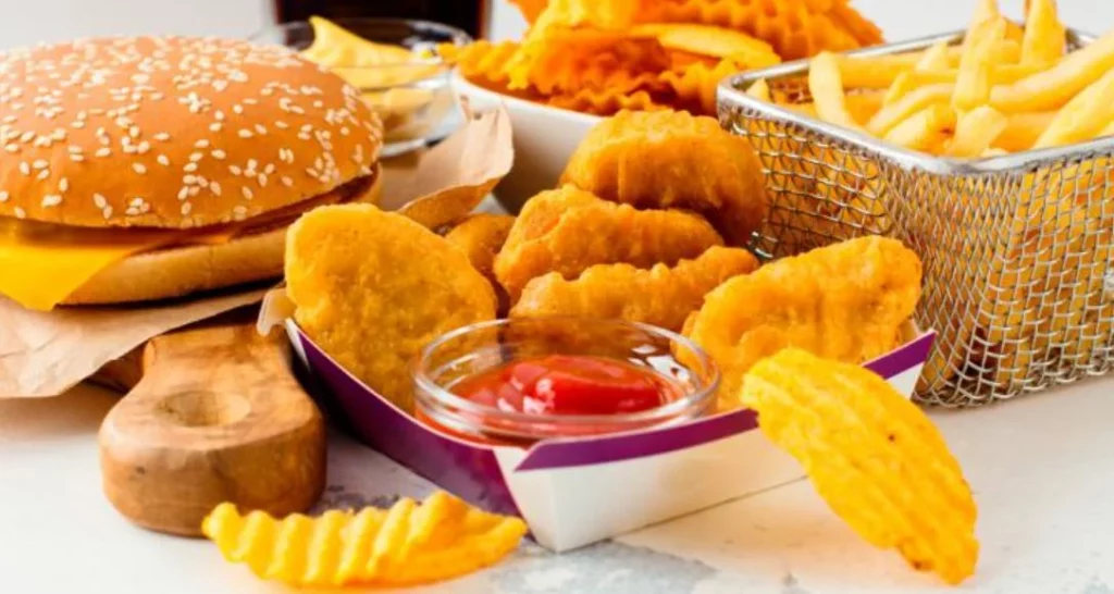 Nutricionistas desvelan el alimento que empeora el reflujo y deberías evitar 1 Moncloa ¿Por qué las grasas empeoran el reflujo?