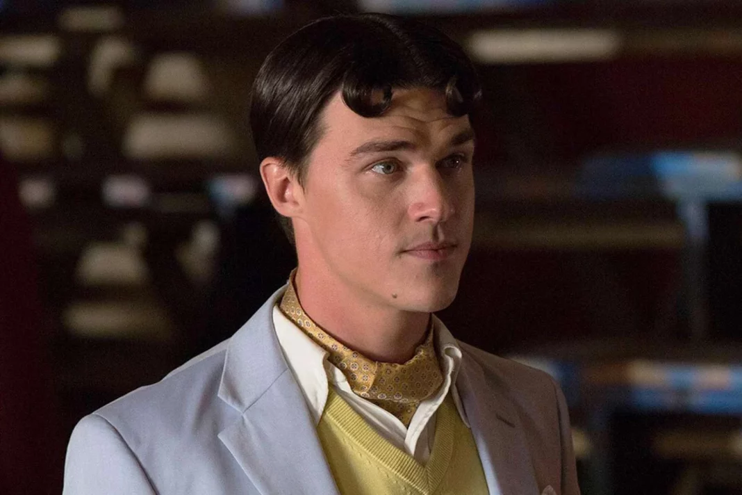 Finn Wittrock: el hombre que busca acabar con la vida de Iris