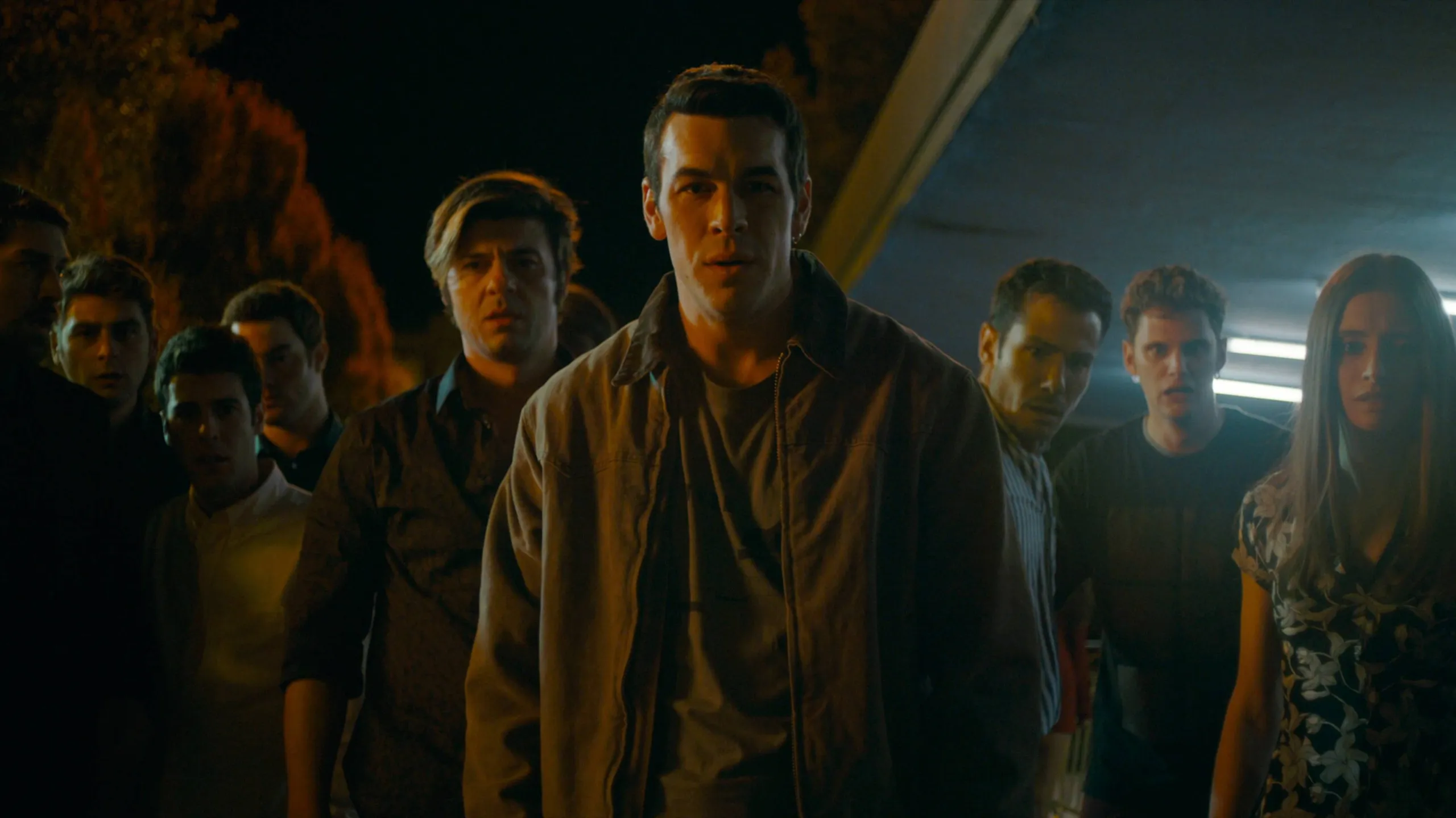 Netflix se rinde ante Mario Casas y su serie de 8 episodios con un desenlace que sorprende a todos 1 Moncloa Mateo y Olivia logran desesperar a los usuarios de Netflix, con su historia cargada de misterio