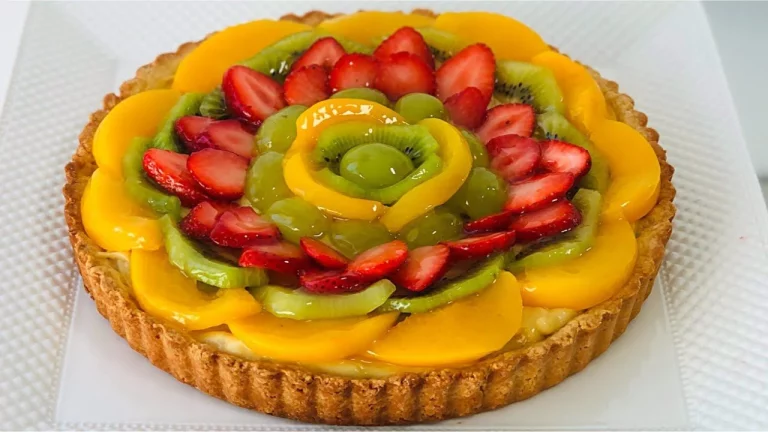 Aprende a hacer una colorida y refrescante tarta de frutas casera Aprende a hacer una colorida y refrescante tarta de frutas casera