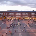 El ‘círculo de la estafa’ de la Plaza Mayor: el error de 100 metros que te condena a la peor comida de tu vida