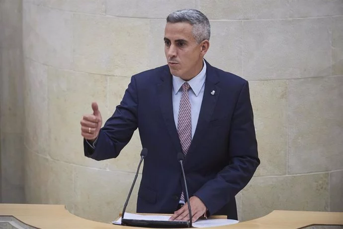 Cantabria se suma a las federaciones 'sanchistas' que se rebelan contra Ferraz 1 Moncloa pz Moncloa