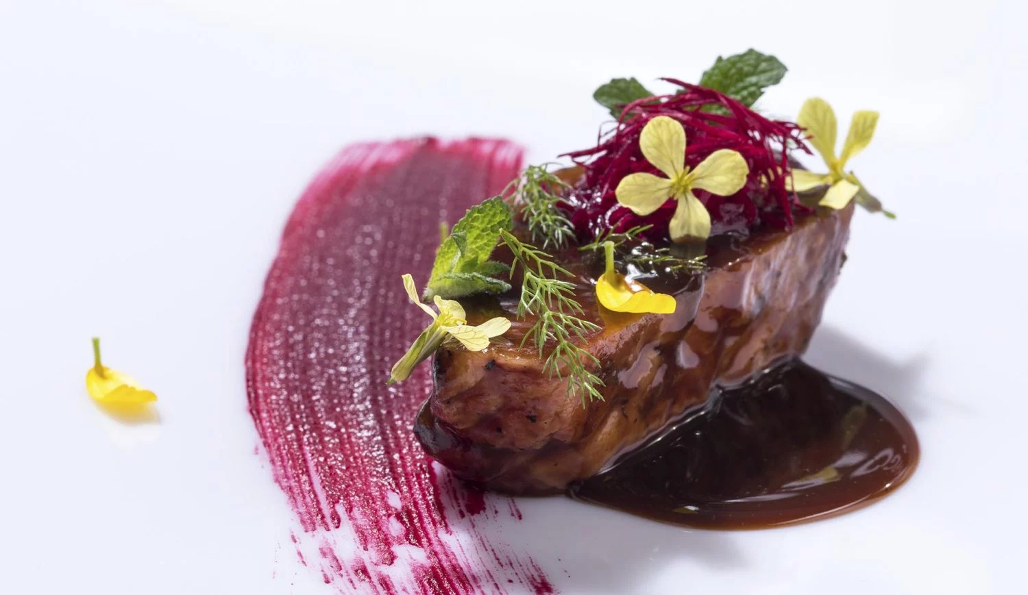 Los chefs desvelan qué platos es mejor evitar en un restaurante, y te sorprenderás 2 Moncloa PLATOS MUY COMPLEJOS O CON DEMASIADOS INGREDIENTES