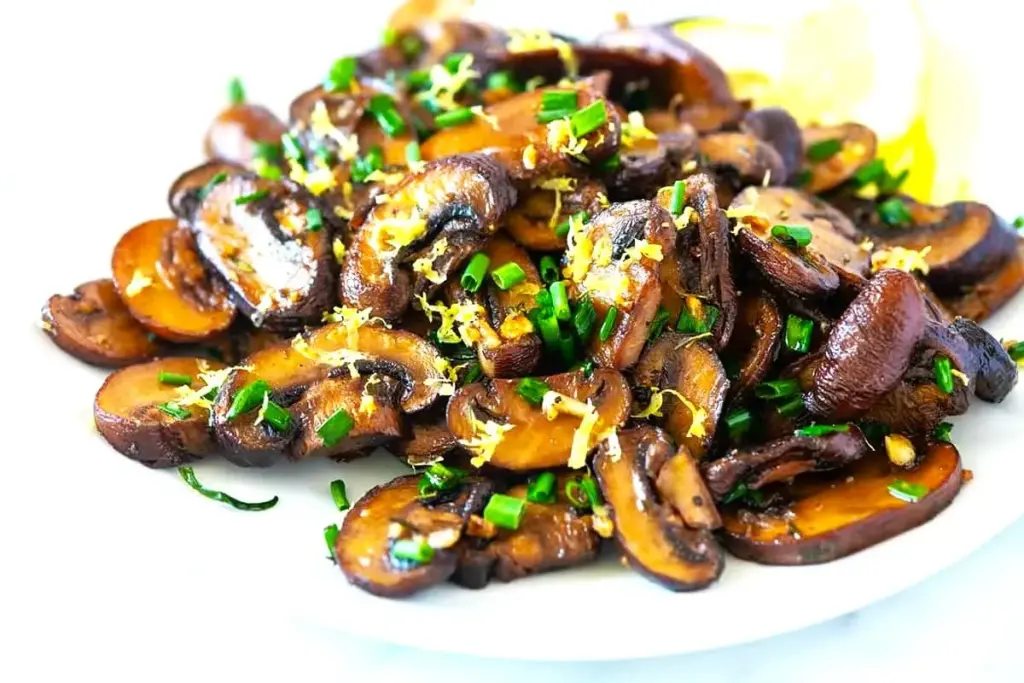 Boletus al ajillo, la receta económica y deliciosa para despedir la temporada de setas 2 Moncloa EL PROCESO DE PREPARACIÓN DE LOS BOLETUS AL AJILLO