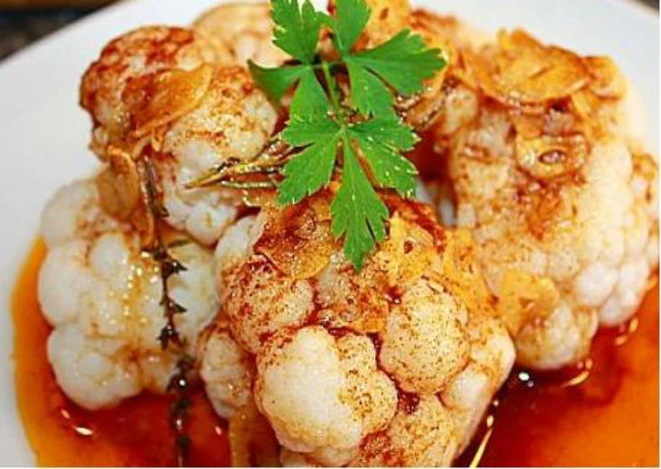 Cómo hacer coliflor al ajillo con solo tres ingredientes 3 Moncloa CONSEJOS Y TRUCOS PARA UNA COLIFLOR AL AJILLO EXCEPCIONAL