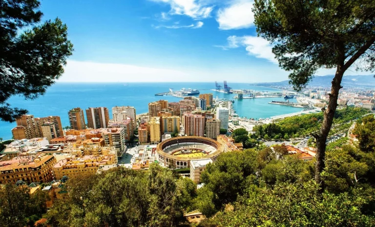 Romántico Regalo en Málaga: Consejos para pasar flores sorpresa inolvidable