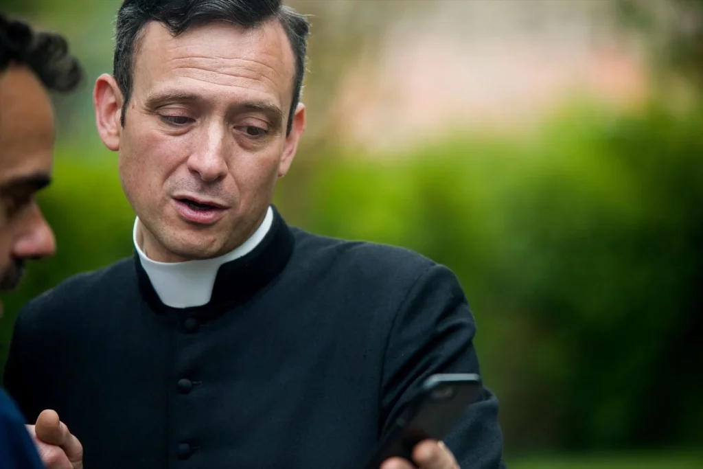 EuropaPress 6026074 portavoz monjas jose ceacero exterior convento belorado 11 junio 2024 Moncloa