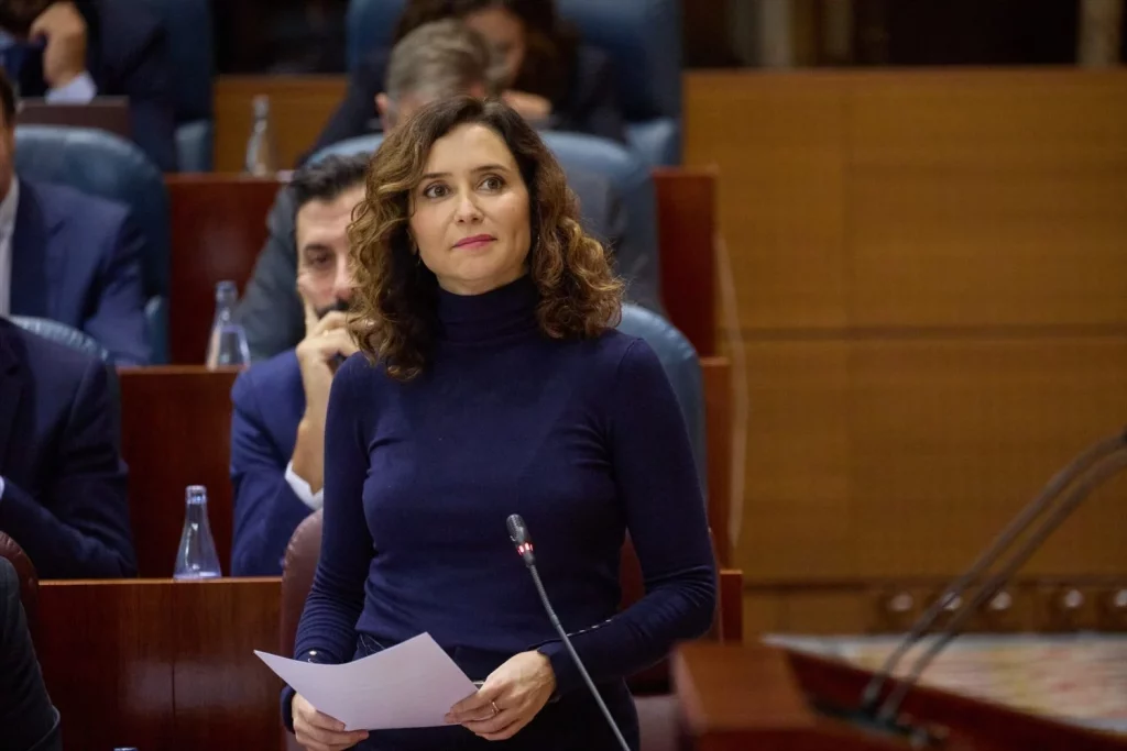 La presidenta de la Comunidad de Madrid, Isabel Díaz Ayuso, interviene durante un pleno en la Asamblea de Madrid, a 14 de noviembre de 2024, en Madrid (España)