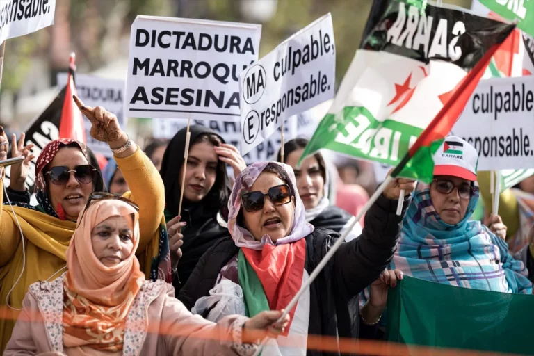 El antiguo DNI español de los saharauis, un problema para el Gobierno