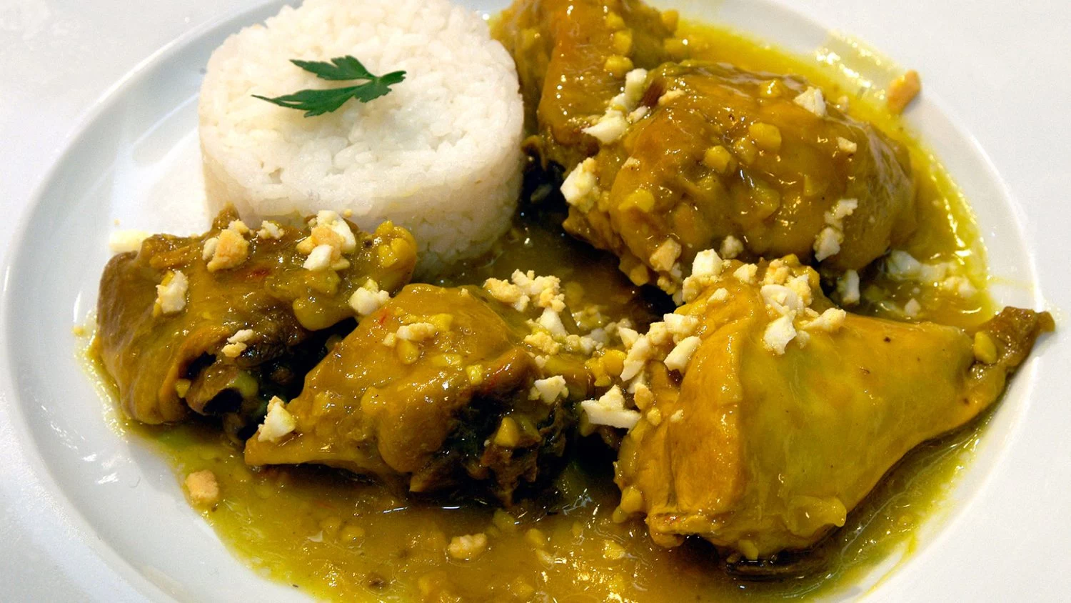 La gallina en pepitoria, el manjar aragonés que ahora puedes preparar en tu cocina 2 Moncloa ELABORACIÓN DE LA GALLINA EN PEPITORIA: UN PROCESO TRADICIONAL