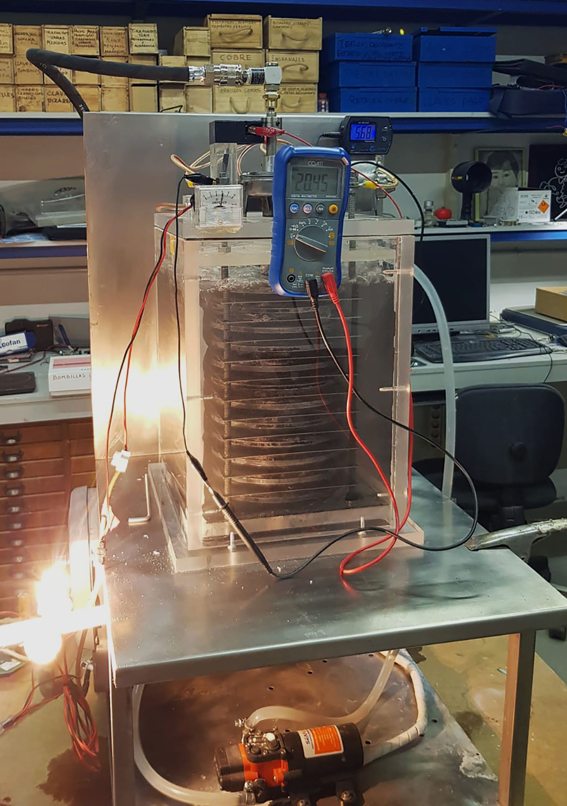 Generador_de_corriente_continua_por_oxidacin-reduccin-2