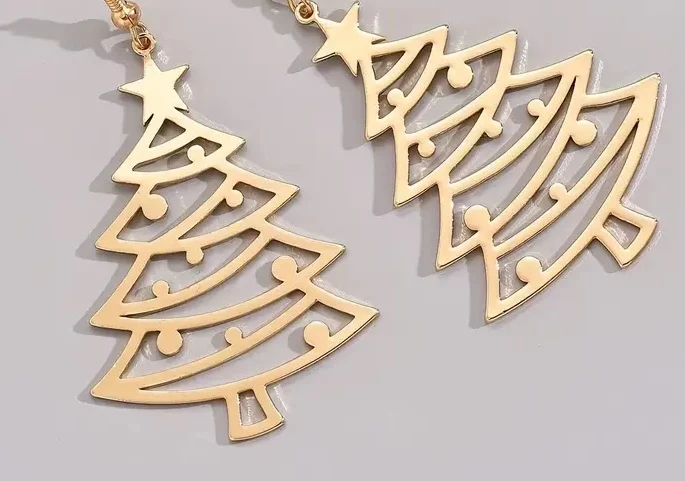 Destaca en la cena de Navidad con estos complementos y prendas de Temu 5 Moncloa Pendientes de abeto Moncloa